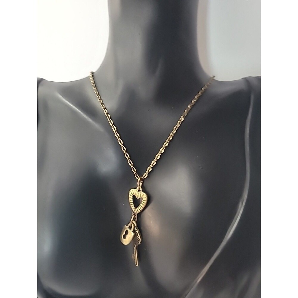 Vintage Heart Lock Key Charm‎ Necklace Gold Tone Romantic Love Pendant